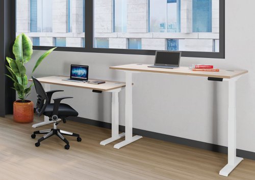 This Jemini Sit/Stand Desk features 3 stage height adjustability with a digital display and 4 pre-set buttons for an easy transition between sitting and standing. The 25mm thick desktop is mounted on sturdy cantilever legs and features dual cable management ports. This desk measures 1200x800x630-1290mm and comes with silver legs.