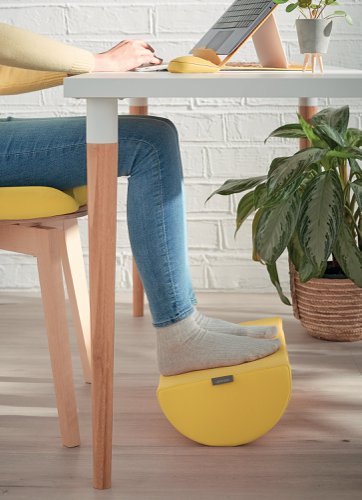 Leitz Ergo Cosy Foot Rest 260x405x140mm Warm Yellow 53710019