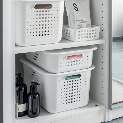 SmartStore Basket Recycled 20 in white is made from recycled plastic that is lightweight, durable and suited for both dry and wet surfaces. The basket fits perfectly in any room to store with a Scandinavian touch, and the large size has room for bigger office items.