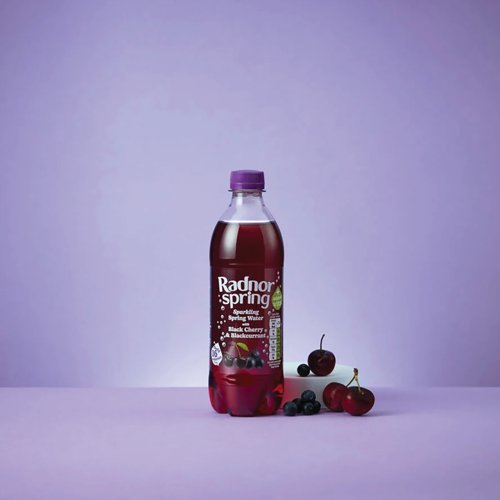 RAD01117 | Radnor Spring Sparkling Spring Water offers a refreshing flavour to quench thirst, combat body fatigue and help maintain a healthy diet. Providing added B vitamins and with only 12 calories and no added sugar, this drink is perfect for a quick pick-me-up.