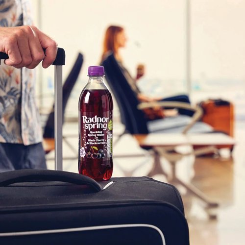 RAD01117 | Radnor Spring Sparkling Spring Water offers a refreshing flavour to quench thirst, combat body fatigue and help maintain a healthy diet. Providing added B vitamins and with only 12 calories and no added sugar, this drink is perfect for a quick pick-me-up.