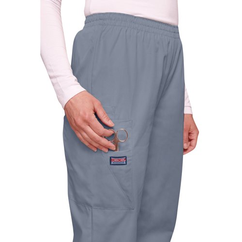 WIS25126 | Designed with a casual unisex style, with the Cherokee 4200 cargo scrub pants, you get an elasticated waist with a natural rise and tapered leg which makes for a perfect fit. The trousers feature two cargo style pockets, a mobile phone pocket and one outside scissor pocket and a small Cherokee Scrubs logo on the right leg.