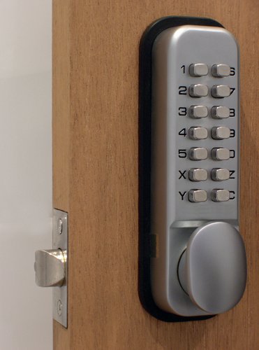 SEC09153 | This digital lock prevents unauthorised access to designated areas without the need for batteries. The keypad holds a possibility of 8,000 different combinations and the ability to change the code regularly for added security. Perfect for retail, construction, healthcare and more, the lock is finished in satin chrome and comes with a snib holdback facility as standard.