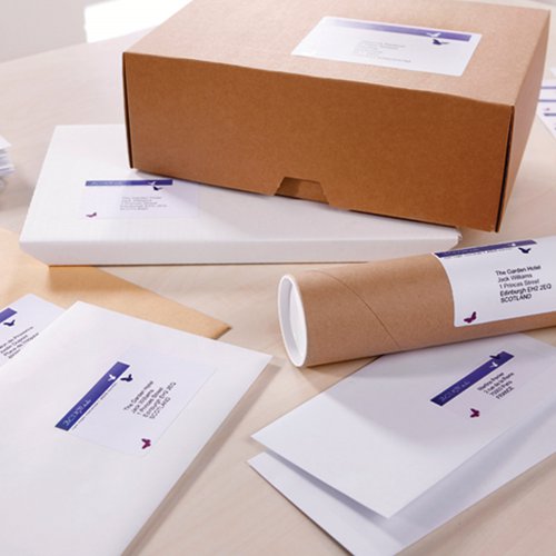 For use with inkjet printers, these Avery parcel labels feature QuickDry technology for smudge free printing. Each white label measures 99.1 x 93.1mm. This pack contains 100 A4 sheets, with 6 labels per sheet (600 labels in total). Redeem an Avery voucher or a shopping voucher worth up to £15! (averyrewardsclub.co.uk).