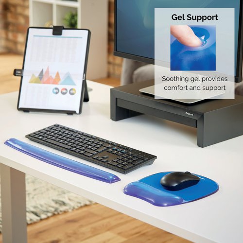 This Fellowes Crystals wrist rest features a soft gel padding with a stain resistant, wipe clean polyurethane cover. The ergonomic design supports the wrist, helping to alleviate pressure and provide comfort. The wrist rest also features a non-slip backing. This pack contains 1 wrist rest in blue.