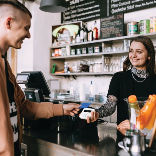 BRI42110 | The SumUp Air card reader makes card payments easy, accepting all major debit and credit cards with one device that is portable and fits in most pockets. No fixed costs required, paying per transaction without activation fees, fixed costs, or contractual obligations.