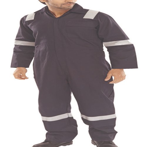 The Beeswift Nordic design boiler suit is 300 gram, 100% cotton drill fabric with flame retardant treatment. FR reflective tape (Nordic Pattern). Concealed stud fastening front up to the neck. 1 left breast pocket with flap and 2 front hip pockets. Knee pad pockets. Plain back and hips. ISO11611: 2007 Class 1 A1 - Protective clothing for use in welding. ISO11612: 2008 A1. B1. C1 - Protection against heat and flame. Does NOT conform to EN ISO 20471.