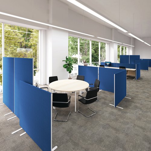 Provide privacy and reduce noise levels between desks with this Jemini Straight Desk Mounted Screen. This screen is designed to be durable and economic. The screen is upholstered with Elfin flame retardant fabric with a protective up VA edge trim. This screen measures 1200x25x400mm in size and comes with a pair of standard desk clamps.