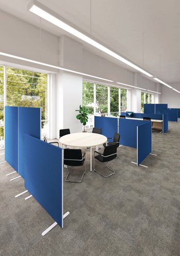 KF78995 | Provide privacy and reduce noise levels between desks with this Jemini Floor Standing Screen. In a simple blue, the screen is upholstered with Elfin flame retardant fabric with a protective uPVA edge trim. This screen measures W1600 x D28 x H1800mm and comes with a pair of standard feet.