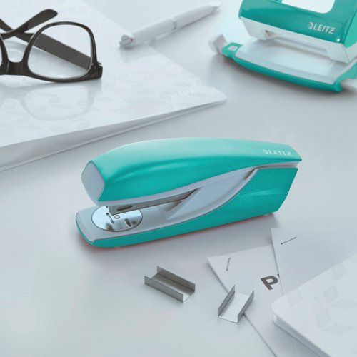 Metal stapler in striking WOW colours that let your personality shine through. For everyday use. Robust and reliable with the capacity to staple up to 30 sheets of 80gsm paper. Patented Direct Impact Technology and Leitz Power Performance staples P3 (24/6, 26/6) ensure perfect stapling every time. With a handy integrated staple remover. Ice blue. Buy any 3 WOW products and claim a free Leitz Cosy Footrest.