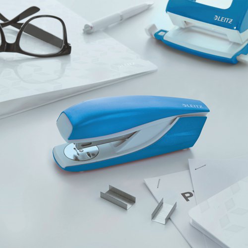 Metal stapler in striking WOW colours that let your personality shine through. For everyday use. Robust and reliable with the capacity to staple up to 30 sheets of 80gsm paper. Patented Direct Impact Technology and Leitz Power Performance staples P3 (24/6, 26/6) ensure perfect stapling every time. With a handy integrated staple remover. Blue. Buy any 3 WOW products and claim a free Leitz Cosy Footrest.