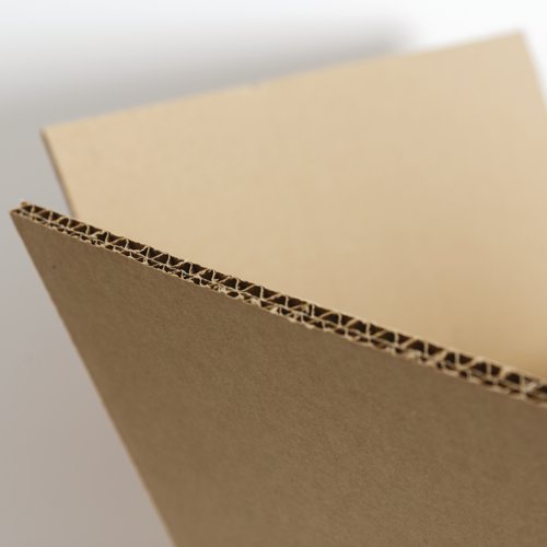 Suitable for shipping, packaging, transportation and storage, these heavyweight, sturdy, double wall cartons are delivered flat for easy storage until required. Easy construction. Each carton measures 610 x 457 x 457mm. This pack contain 15 brown cartons.