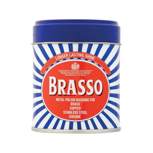 Brasso metal polish wadding keeps metal looking immaculate. For use to remove tarnish on brass, copper, chrome and stainless steel. These wadding pads have been impregnated with cleaning fluid, easy to apply to the desired metal surface in small circular motions.