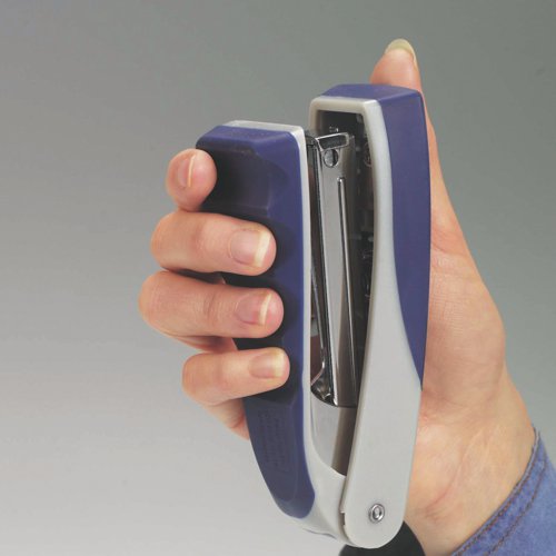 Made from robust metal, this versatile, stapler can stand upright on the desk or sit like a traditional stapler. Designed to fit in the hand, with comfortable cushioned finger grips and a soft-feel rubber caps to ensure effortless one-handed use, the compact Rexel Centor stapler staples up to 25 sheets of paper. It is compatible with No.56 (26/6) and No. 16 (24/6) staples via the simple top loading mechanism. Supplied in grey with blue trim.