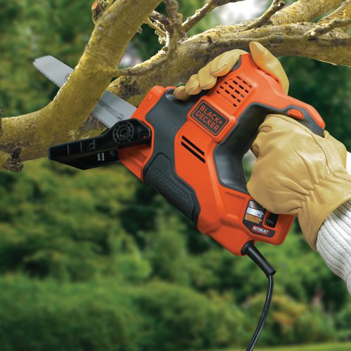 The versatile Black and Decker Scorpion Saw combines a reciprocating saw, pruner and jigsaw in one. With Autoselect technology, it automatically adjusts the settings at the push of a button, delivering hassle-free versatility and powerful cutting through timber, metals and plastics. Switch from reciprocating to Jigsaw mode, for smooth curves and accurate straight cuts, ideal for skirting boards, decking and more.