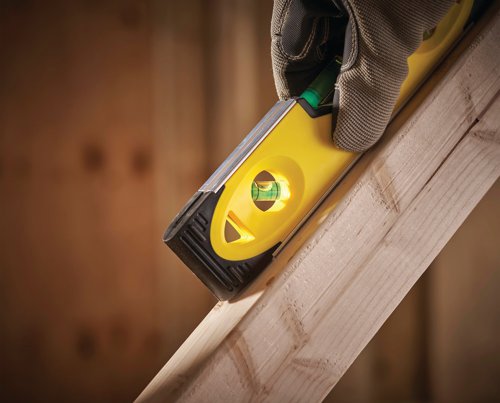 The Stanley Magnetic Shock Resistant Torpedo Spirit Level is the perfect all-rounder for any job site. Its V shaped metal groove allows you to check cylindrical surfaces e.g. for use on pipes. While the magnetic plate is extremely handy for hands-free levelling of metal/piping construction works. The rubber end caps provide protection in case the level is dropped for maximum accuracy at all times.